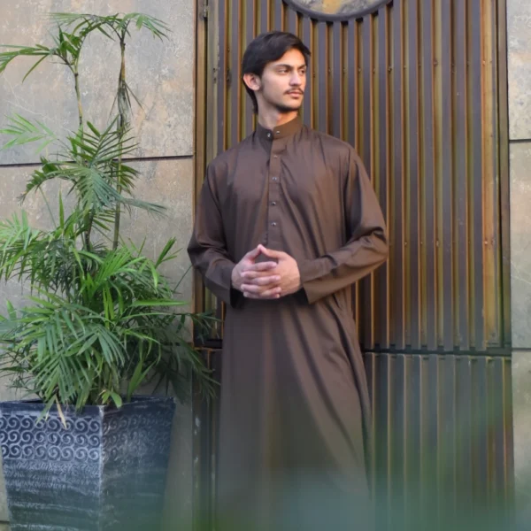 Dark Brown Hijazee Thobe